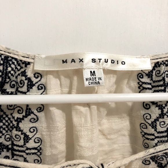 Max Studio ivory peasant blouse with navy geometric embroidery size medium - Picture 3 of 6